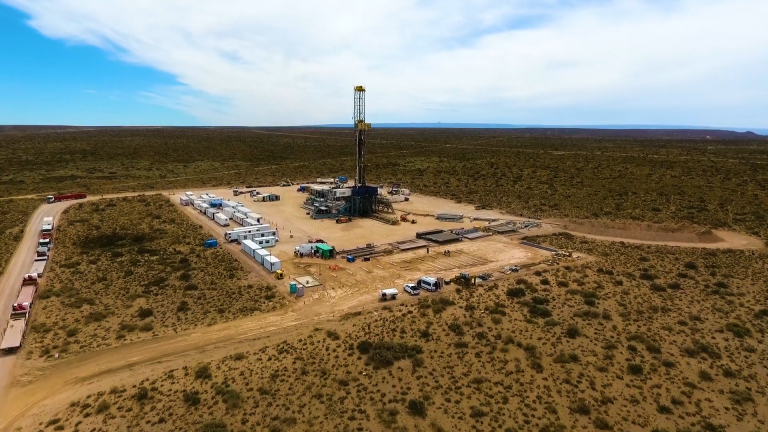 Vaca Muerta Impulsa Neuquén: Producción de Petróleo Crece 30% Anual, Consolidando su Liderazgo Energético